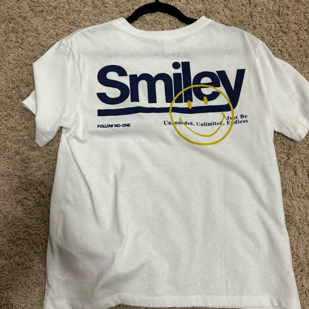 ZARA Smiley t shirt